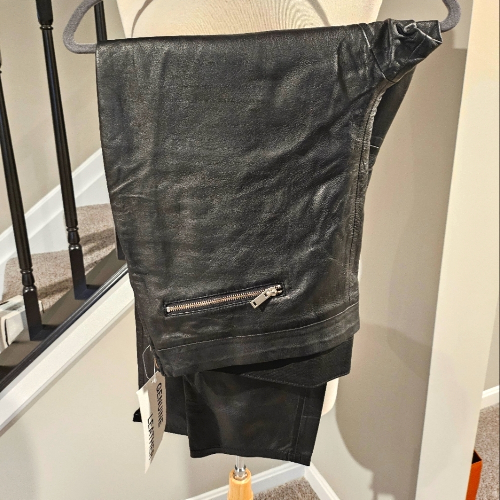 Ellos – Genuine Smooth Black Skinny Leather Pants (Size 22)